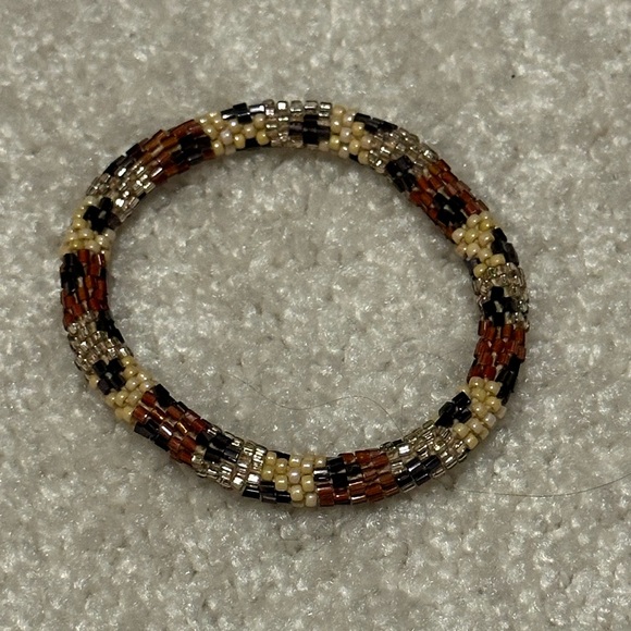 Lily & Laura Neutral Bead Bracelet - Picture 3 of 3